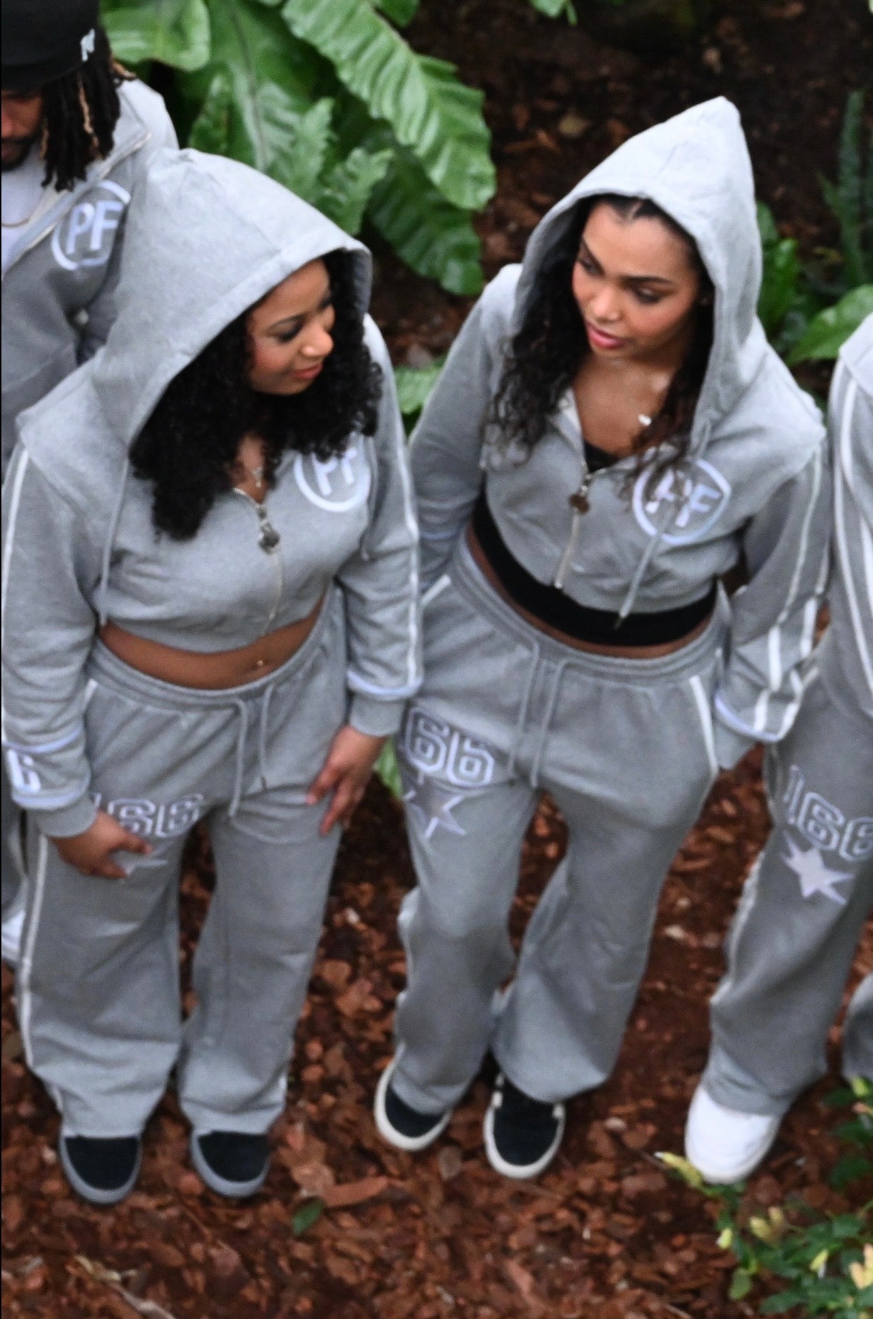 GROUND CONTROL – ASCENT CROPPED HOODIE